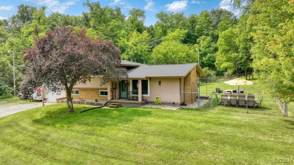 400 Willow Lake Road Addison Village, MI 49220