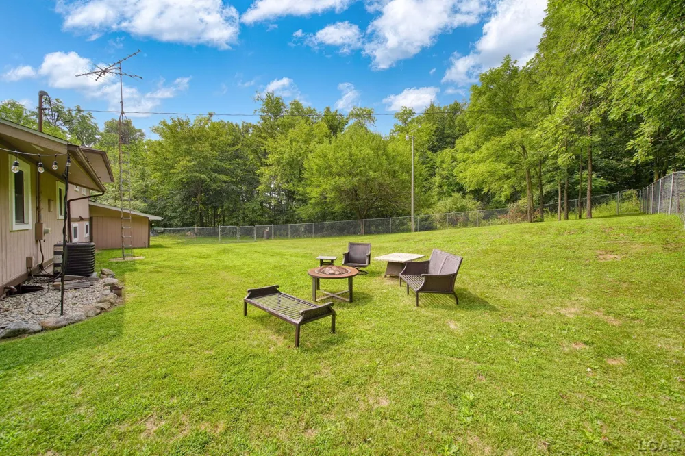 400 Willow Lake Road Addison Village, MI 49220