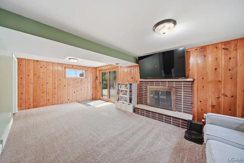 400 Willow Lake Road Addison Village, MI 49220