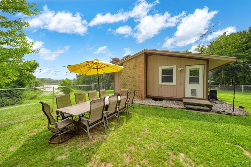 400 Willow Lake Road Addison Village, MI 49220