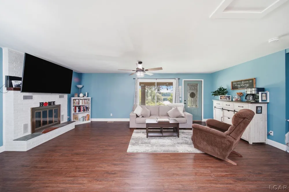 400 Willow Lake Road Addison Village, MI 49220