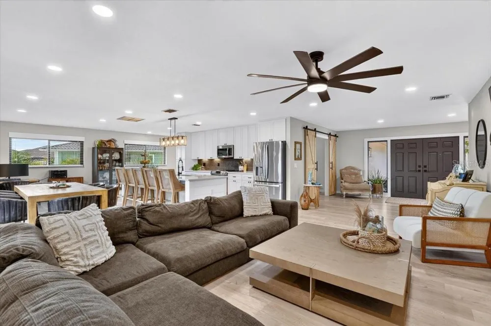 7204 13TH AVENUE W Bradenton, FL 34209