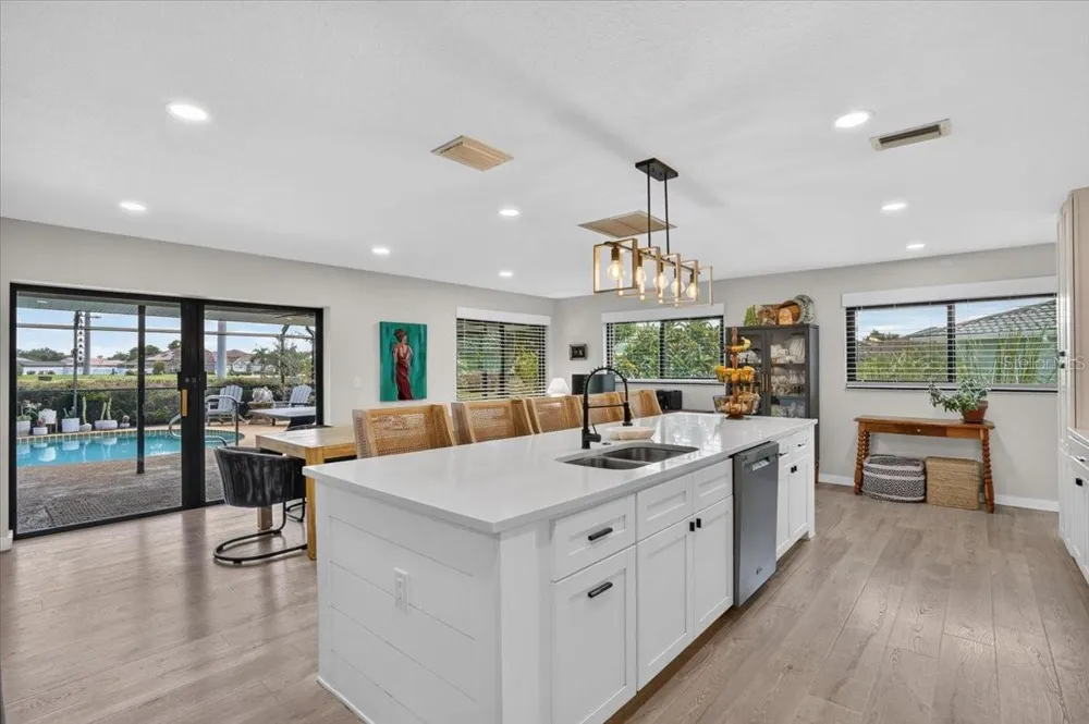 7204 13TH AVENUE W Bradenton, FL 34209
