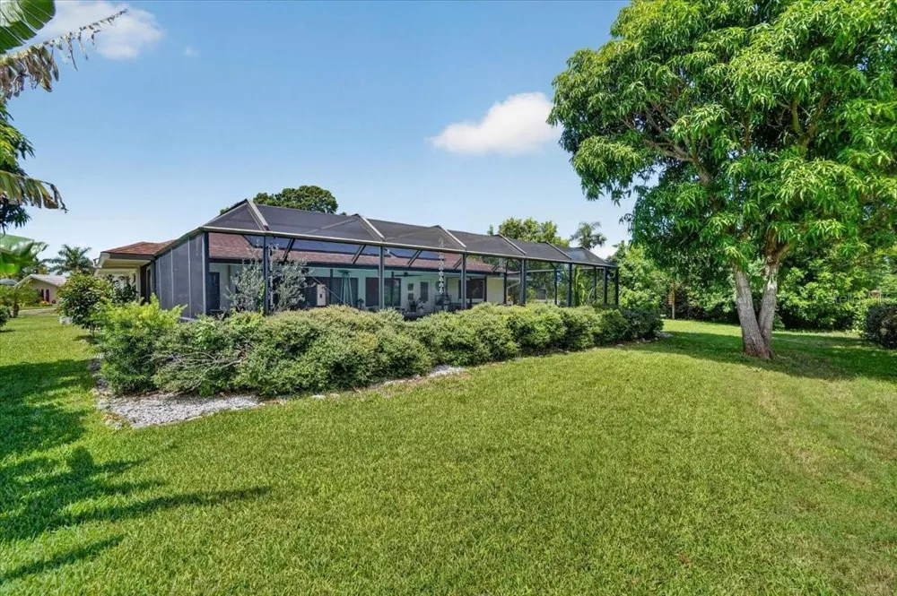 7204 13TH AVENUE W Bradenton, FL 34209