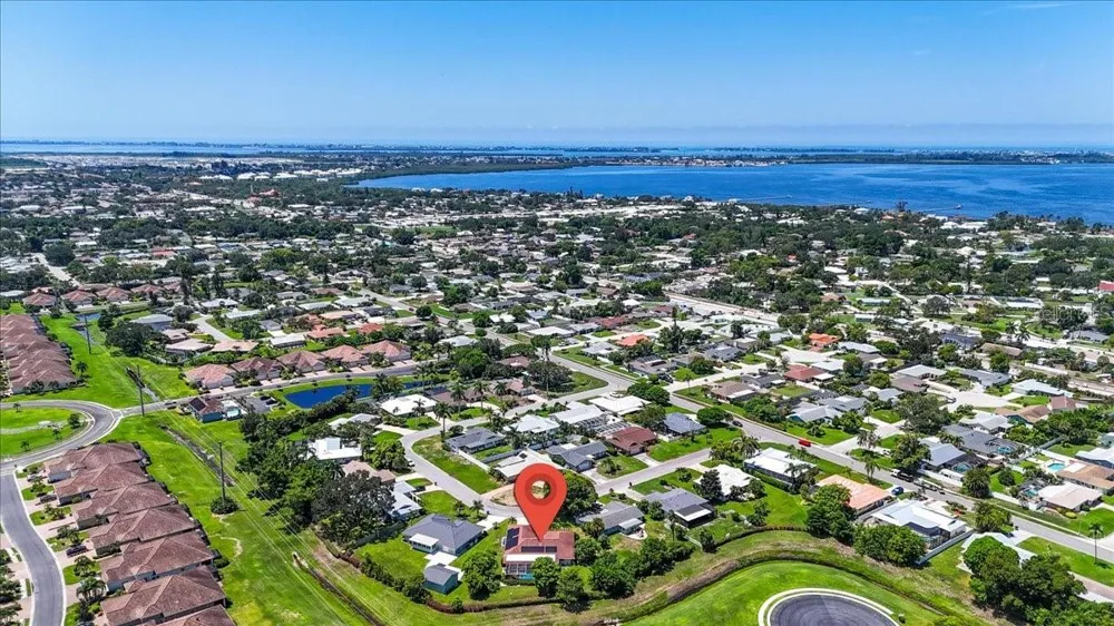 7204 13TH AVENUE W Bradenton, FL 34209