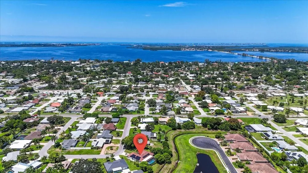 7204 13TH AVENUE W Bradenton, FL 34209