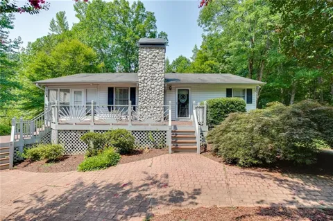 215 Heath Cove