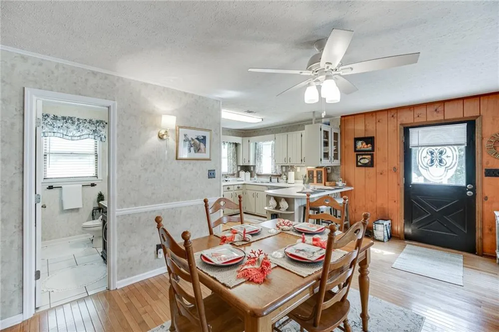 215 Heath Cove Lavonia, GA 30553
