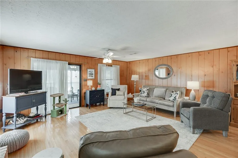 215 Heath Cove Lavonia, GA 30553