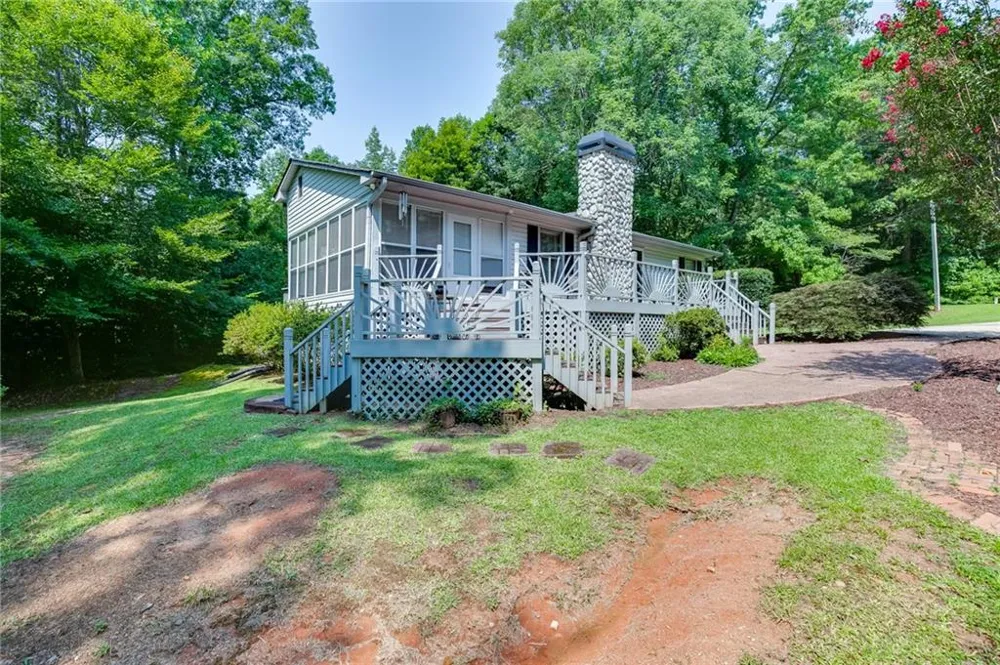 215 Heath Cove Lavonia, GA 30553