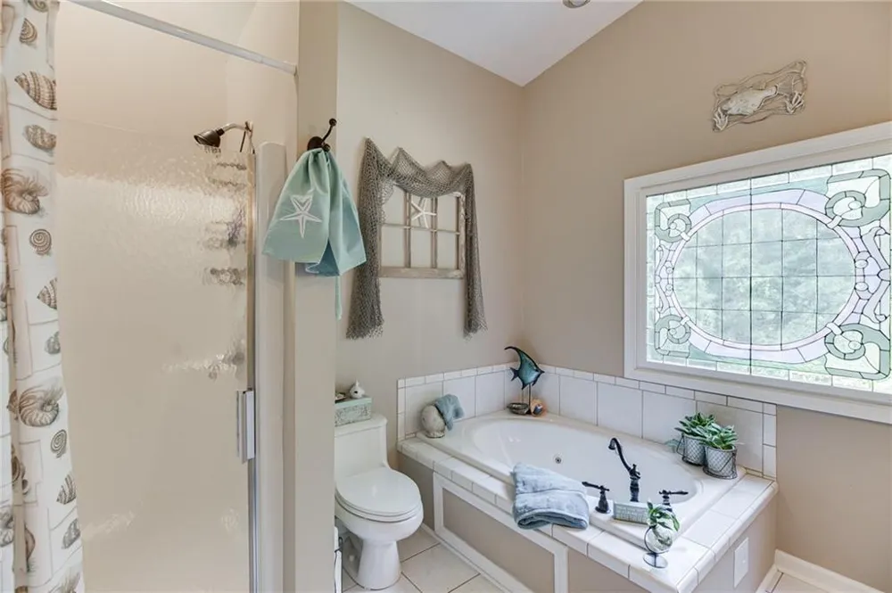 215 Heath Cove Lavonia, GA 30553