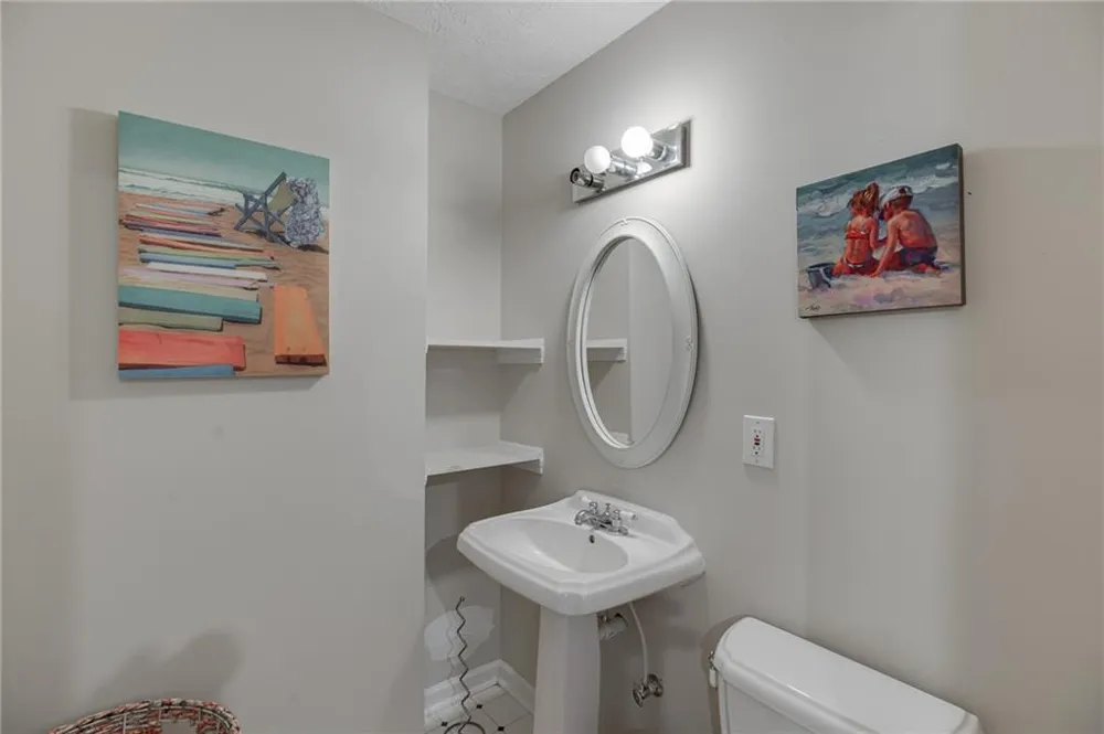 215 Heath Cove Lavonia, GA 30553