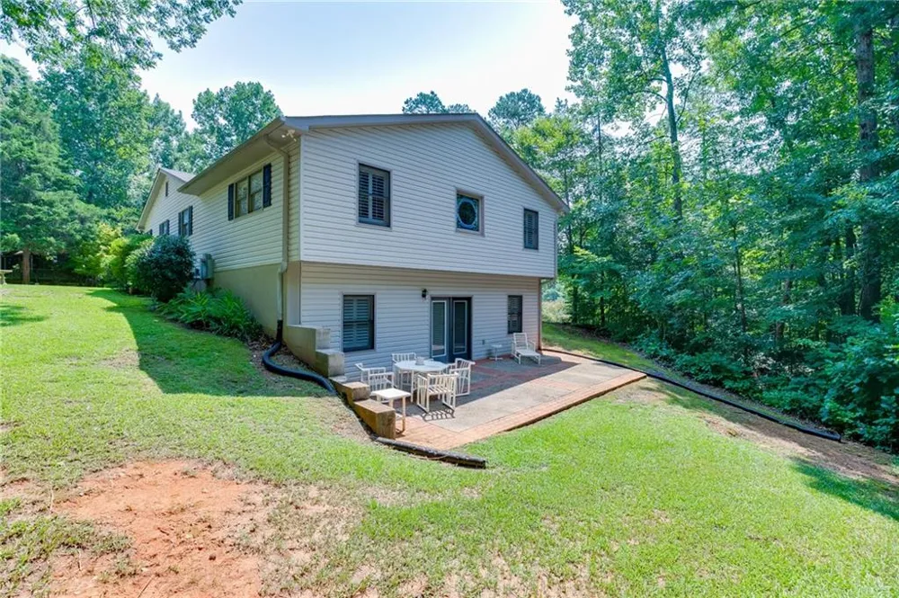 215 Heath Cove Lavonia, GA 30553