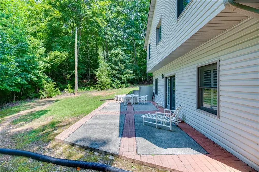 215 Heath Cove Lavonia, GA 30553