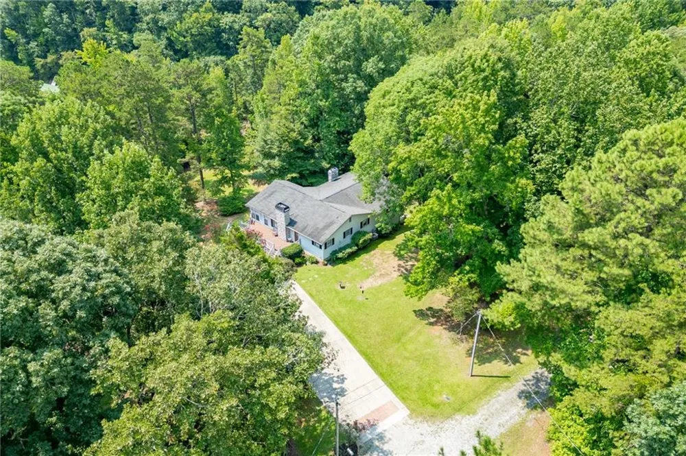 215 Heath Cove Lavonia, GA 30553