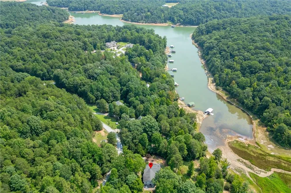 215 Heath Cove Lavonia, GA 30553