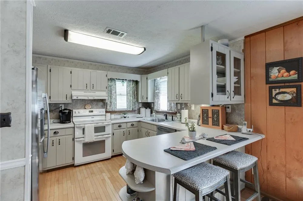 215 Heath Cove Lavonia, GA 30553