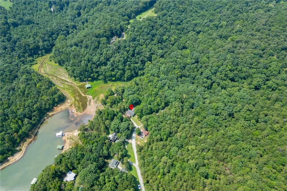 215 Heath Cove Lavonia, GA 30553