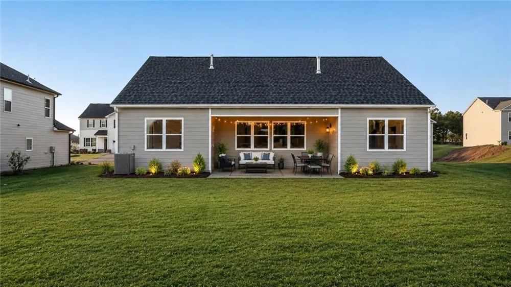 286 Defilippe Road Statham, GA 30666