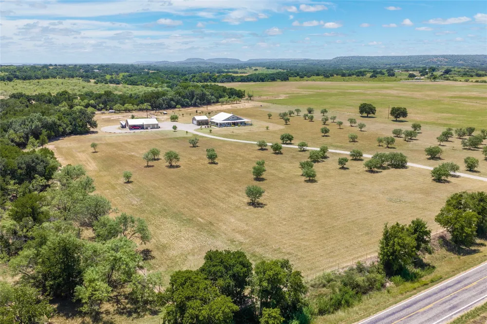 6108 Highway 1689 Sidney, TX 76474