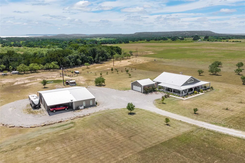 6108 Highway 1689 Sidney, TX 76474