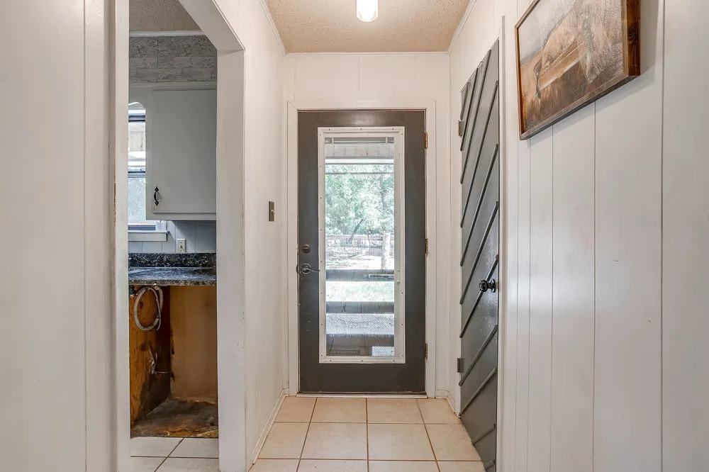 1377 E Gibtown Road Poolville, TX 76487