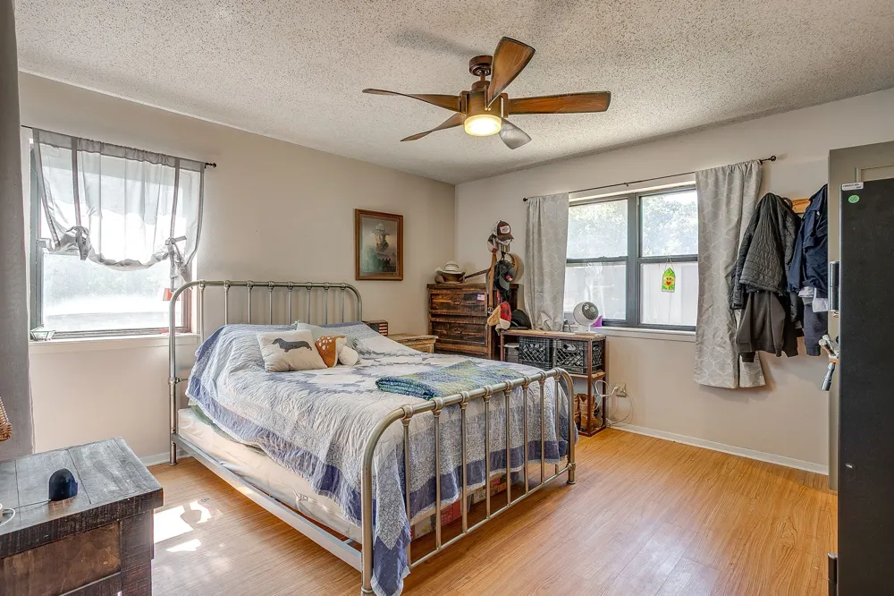 1377 E Gibtown Road Poolville, TX 76487