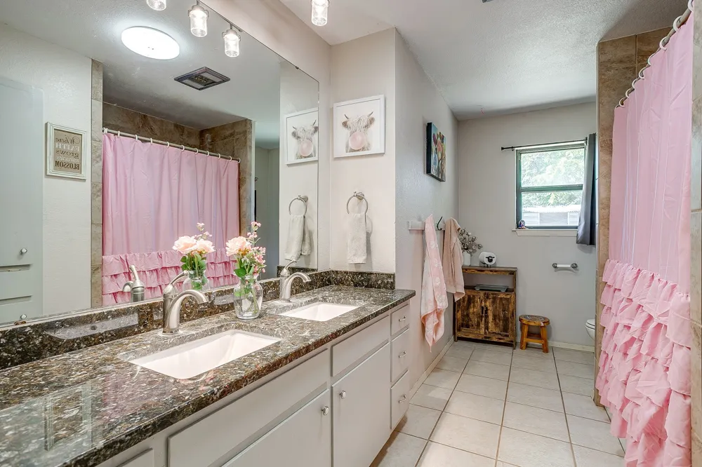 1377 E Gibtown Road Poolville, TX 76487