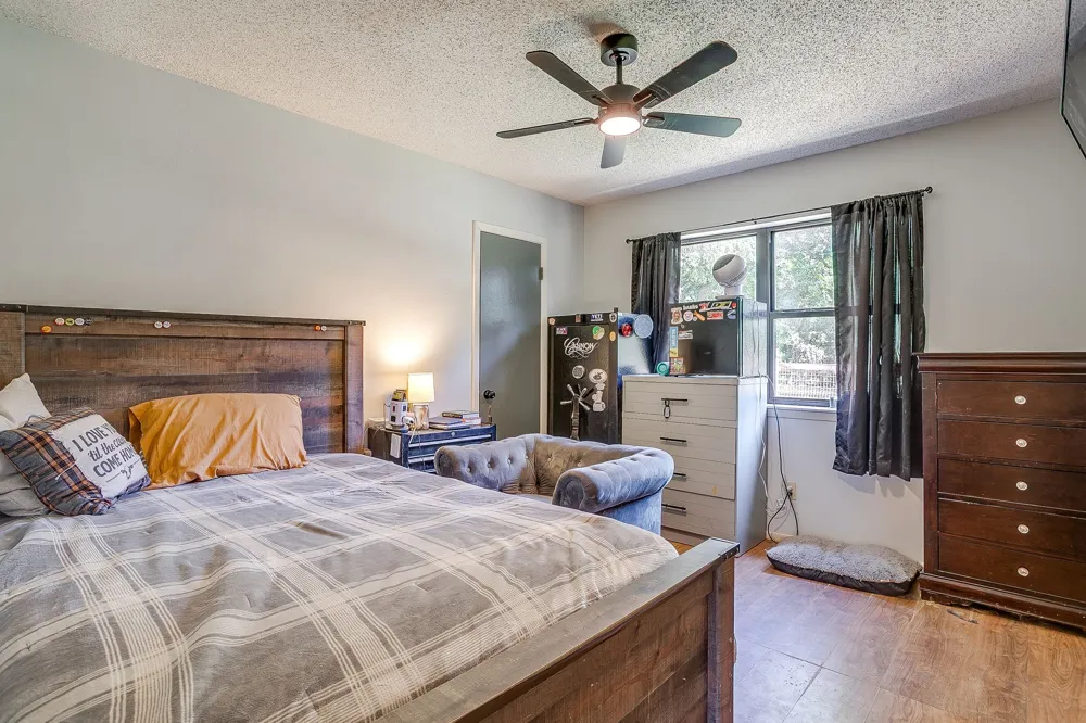 1377 E Gibtown Road Poolville, TX 76487