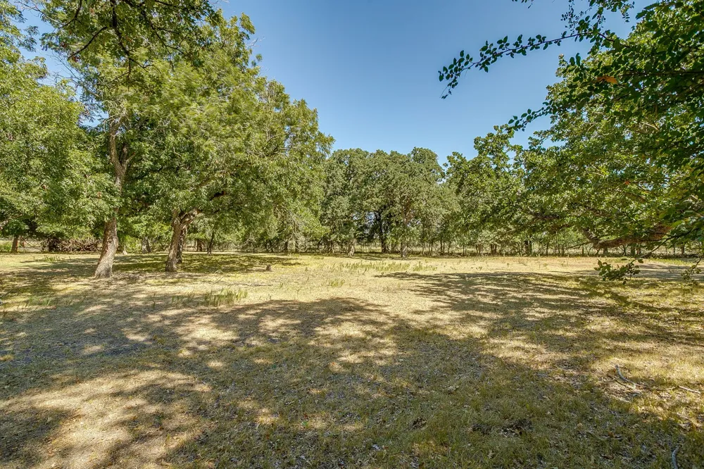 1377 E Gibtown Road Poolville, TX 76487
