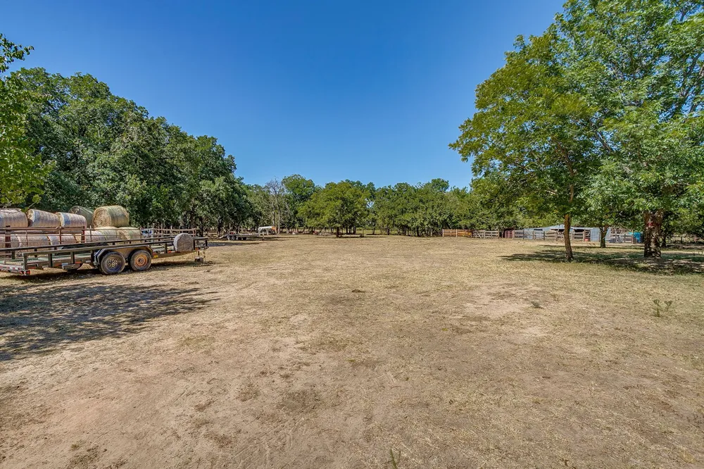 1377 E Gibtown Road Poolville, TX 76487