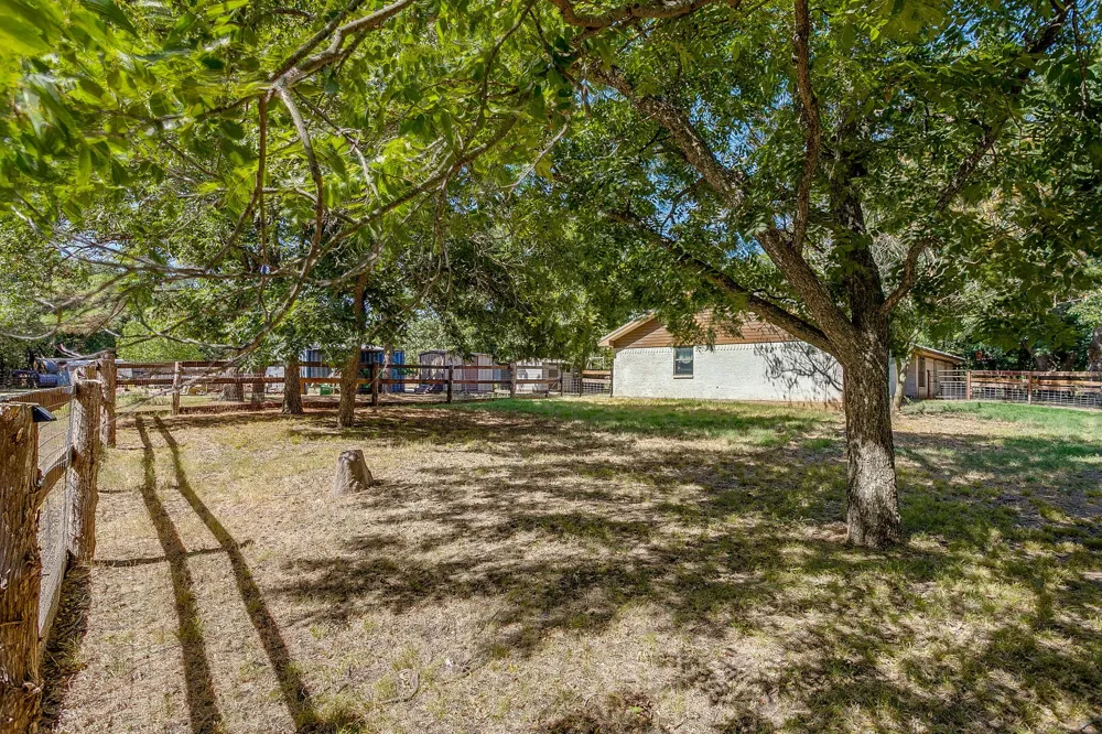 1377 E Gibtown Road Poolville, TX 76487
