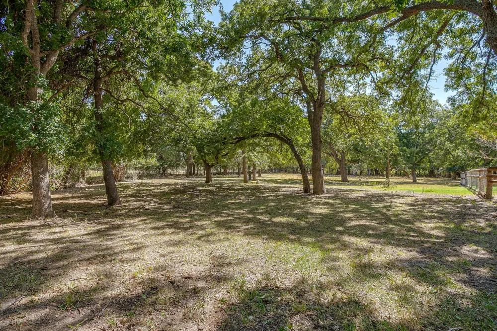 1377 E Gibtown Road Poolville, TX 76487