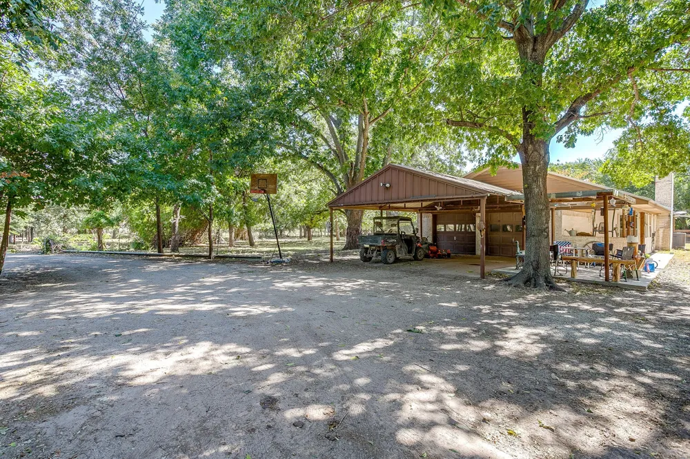 1377 E Gibtown Road Poolville, TX 76487