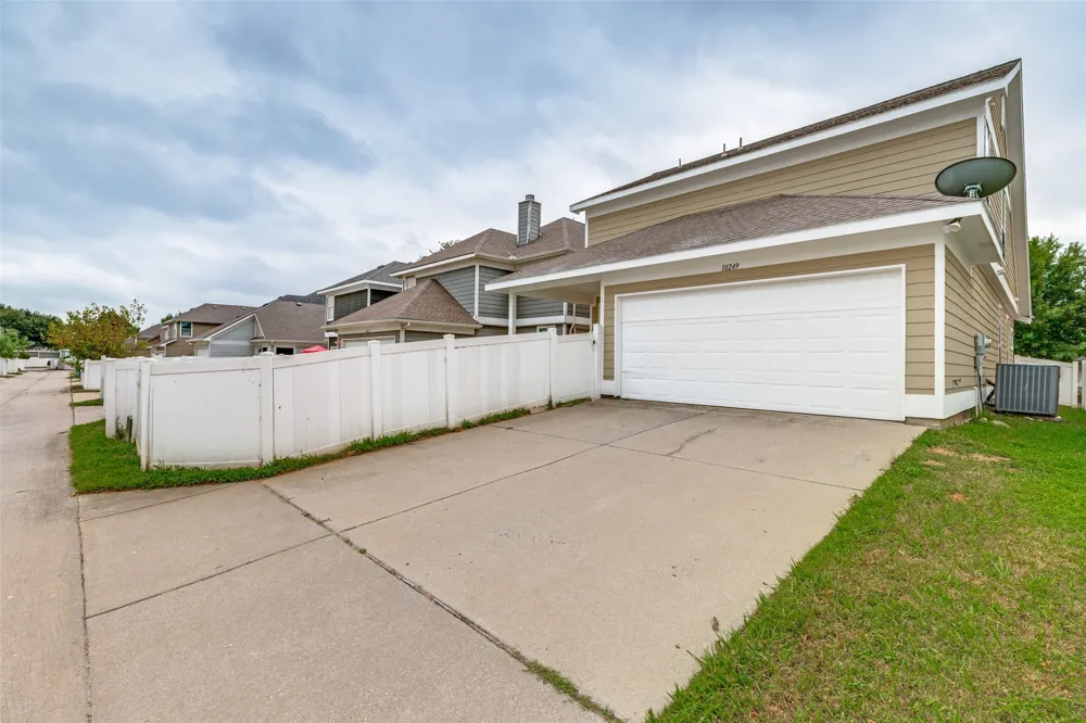 10249 Nantucket Drive Providence Village, TX 76227
