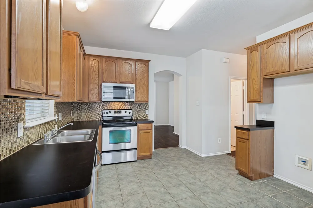 10249 Nantucket Drive Providence Village, TX 76227
