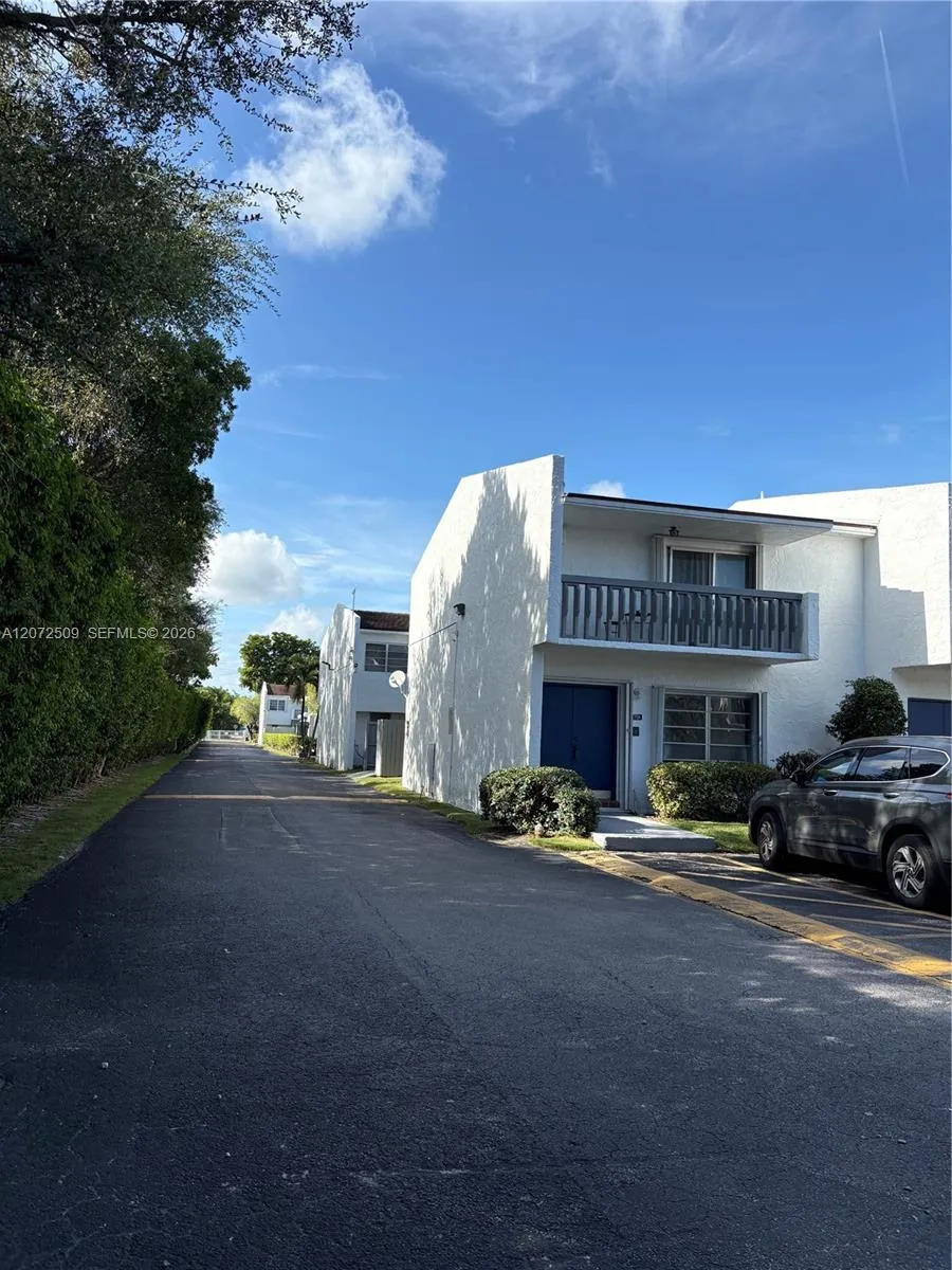17180 SW 94th Ave #701 Palmetto Bay, FL 33157