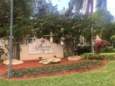 2544 CENTERGATE DRIVE #208