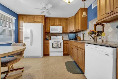 2202 LUCAYA Bend #C3