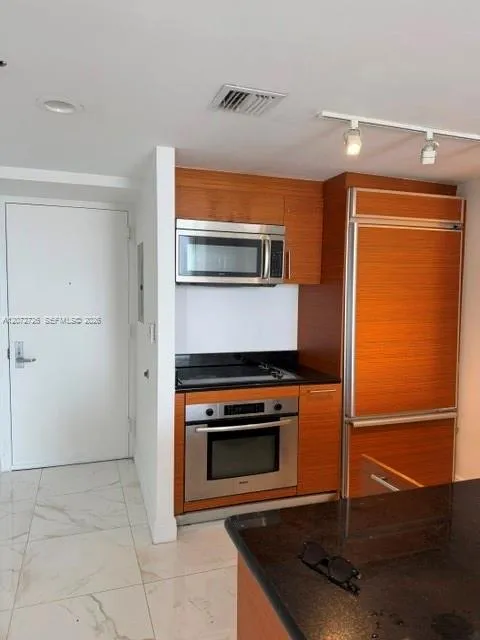 50 W Biscayne Blvd #3907 Miami, FL 33132