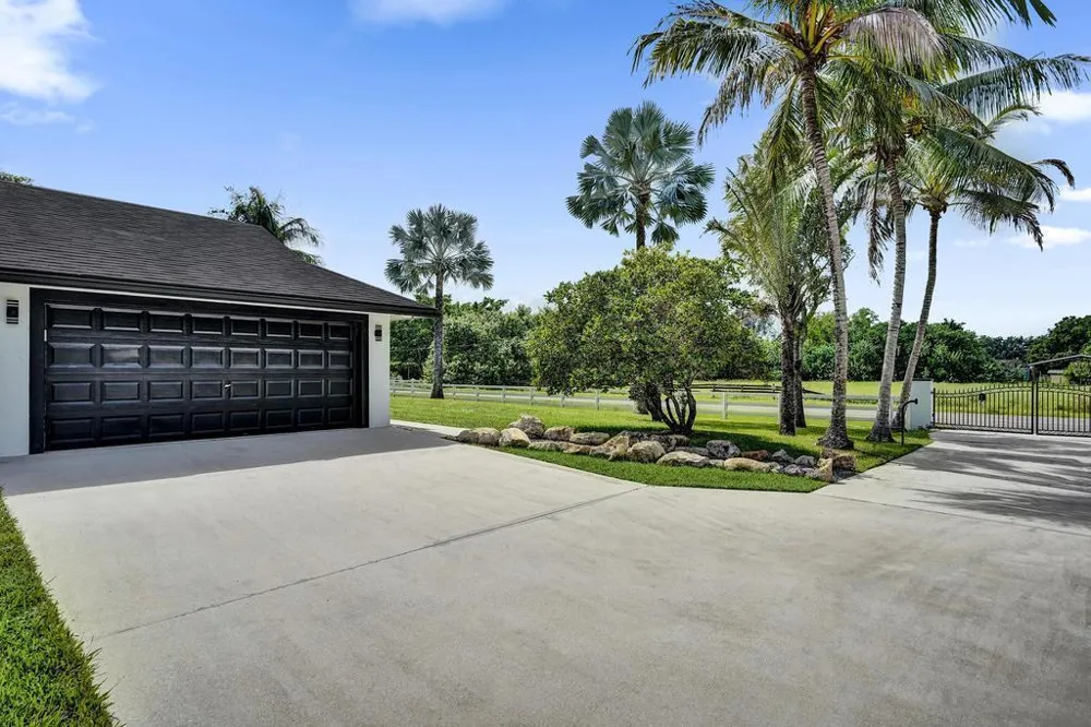 16137 E Aintree Drive Loxahatchee, FL 33470