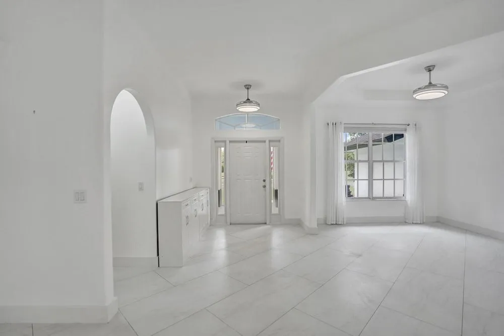 16137 E Aintree Drive Loxahatchee, FL 33470