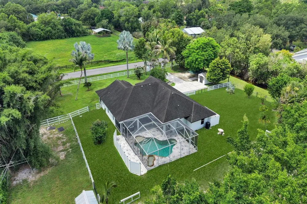16137 E Aintree Drive Loxahatchee, FL 33470