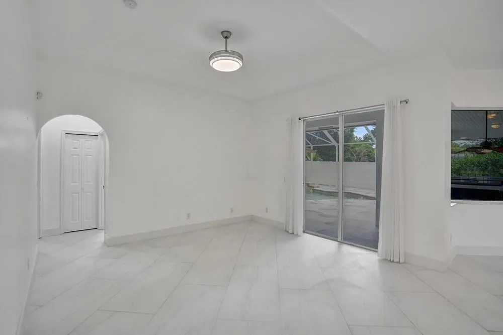 16137 E Aintree Drive Loxahatchee, FL 33470