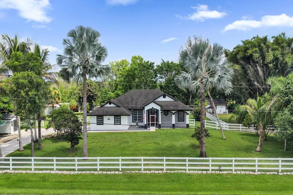 16137 E Aintree Drive Loxahatchee, FL 33470