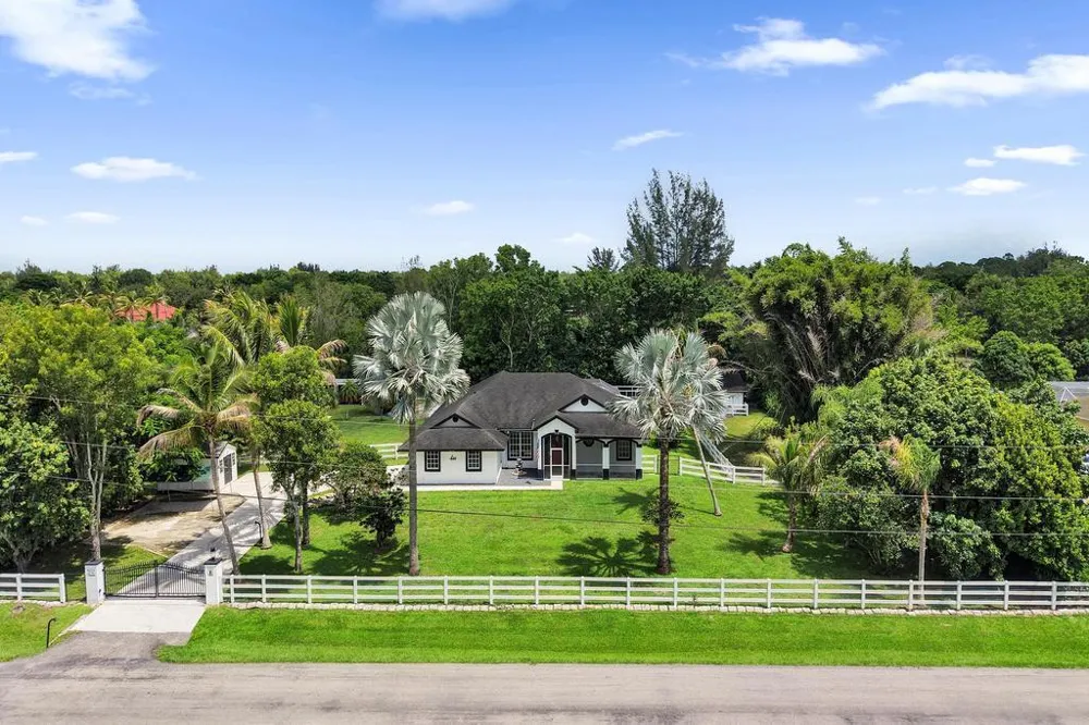 16137 E Aintree Drive Loxahatchee, FL 33470
