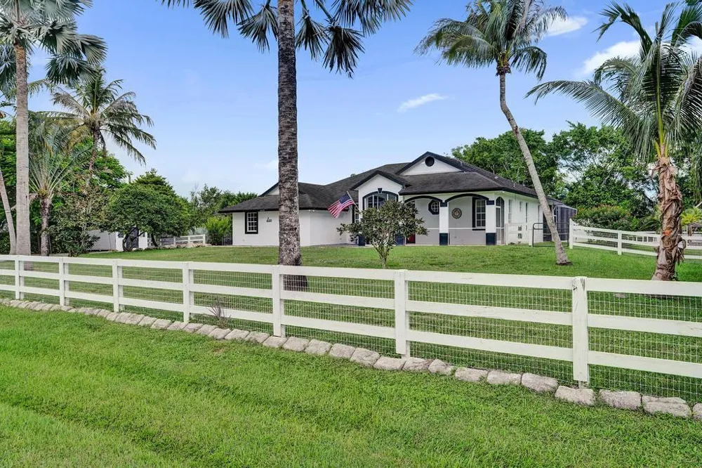 16137 E Aintree Drive Loxahatchee, FL 33470