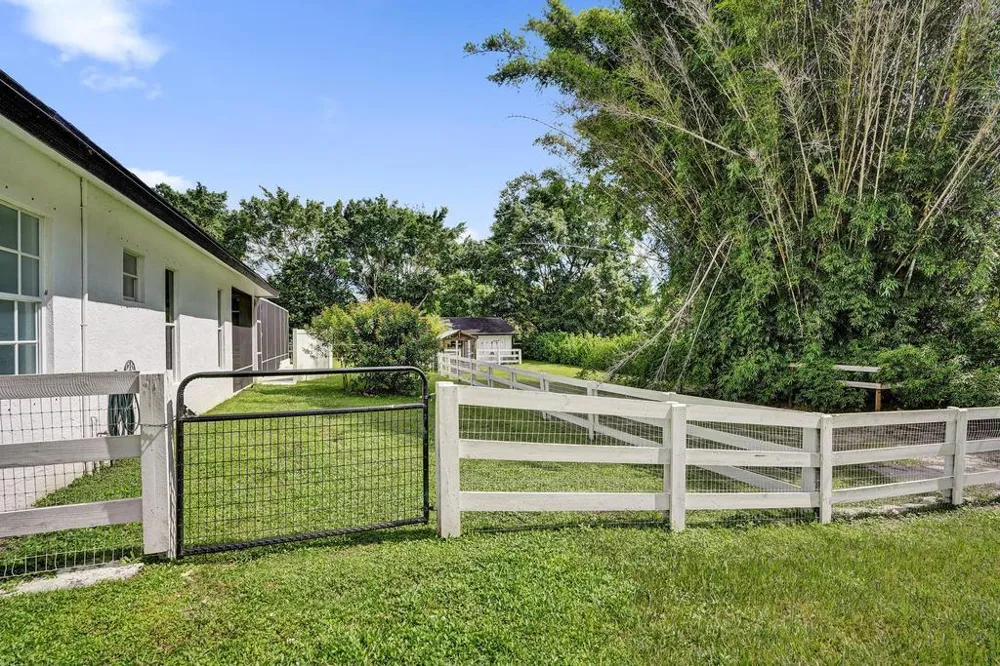16137 E Aintree Drive Loxahatchee, FL 33470