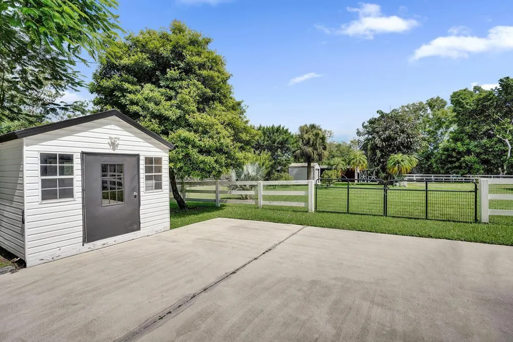 16137 E Aintree Drive Loxahatchee, FL 33470