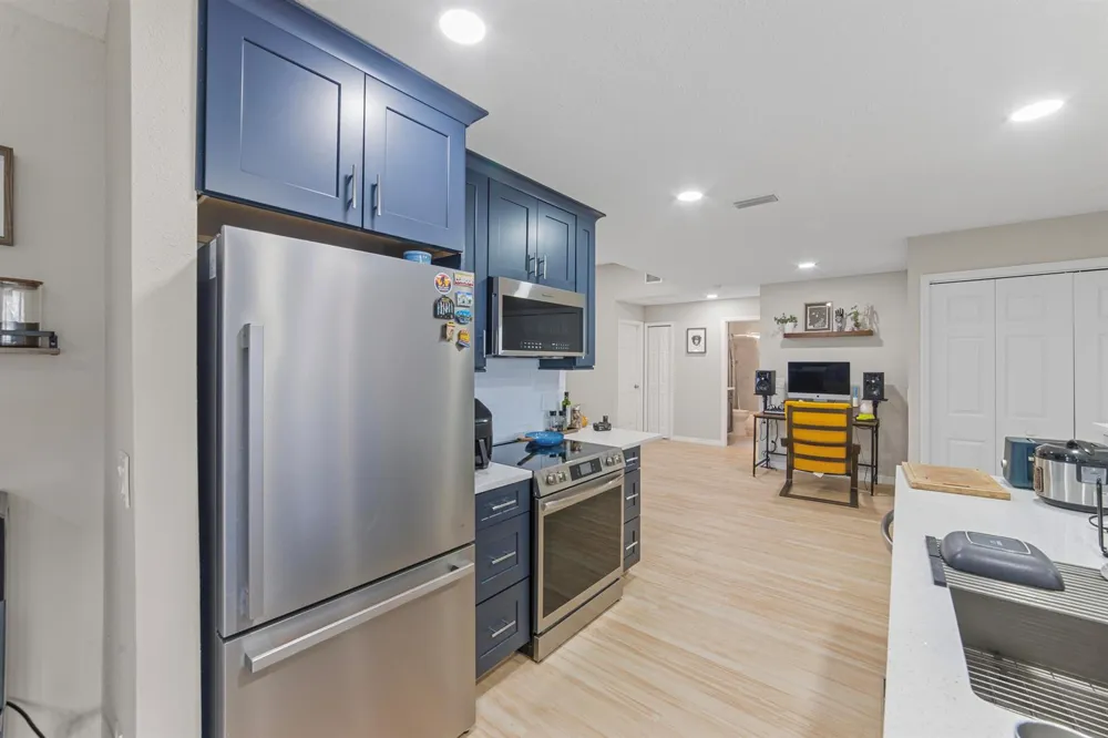 1003 RED OAK CIRCLE Brandon, FL 33511